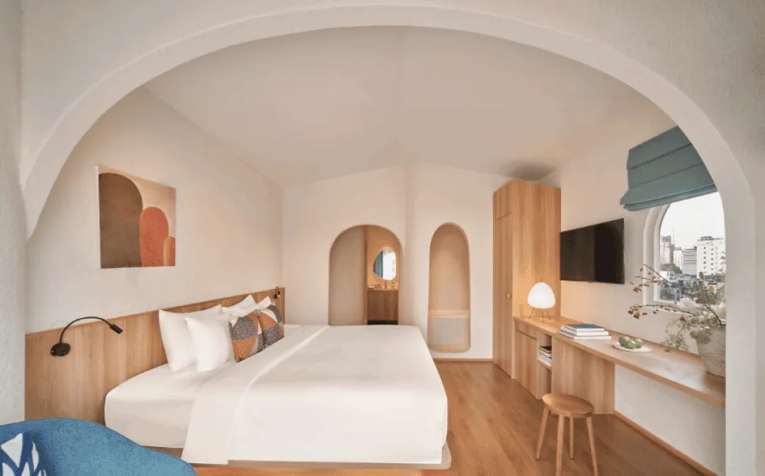 Odysseys Travel - Silverland Ben Thanh Hotel - Rooms - Square Suite - Bedroom