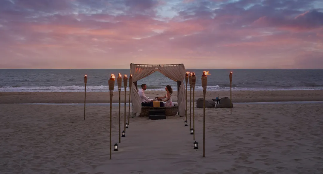 Odysseys Travel - Anantara Mui Ne Resort - Beach Dining Setup