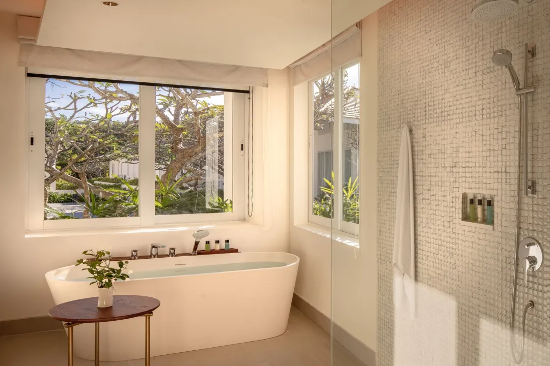 Odysseys Travel - Azerai Ke Ga Bay - Rooms - Deluxe Suite - Bathroom