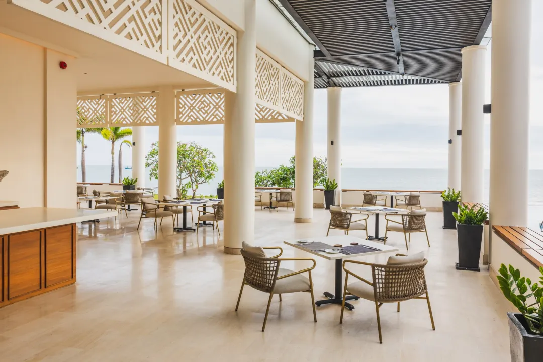 Odysseys Travel - Azerai Ke Ga Bay - The Terrace - Interior