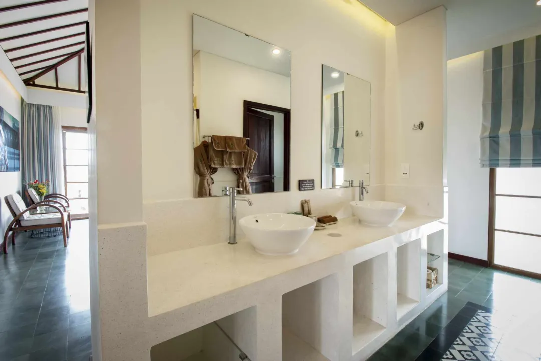 Odysseys Travel - Cassia Cottage Phu Quoc - Rooms - Premium Sea Front Guest Room - Bathroom