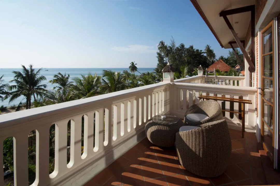 Odysseys Travel - Cassia Cottage Phu Quoc - Rooms - Premium Sea Front Guest Room - Balcony