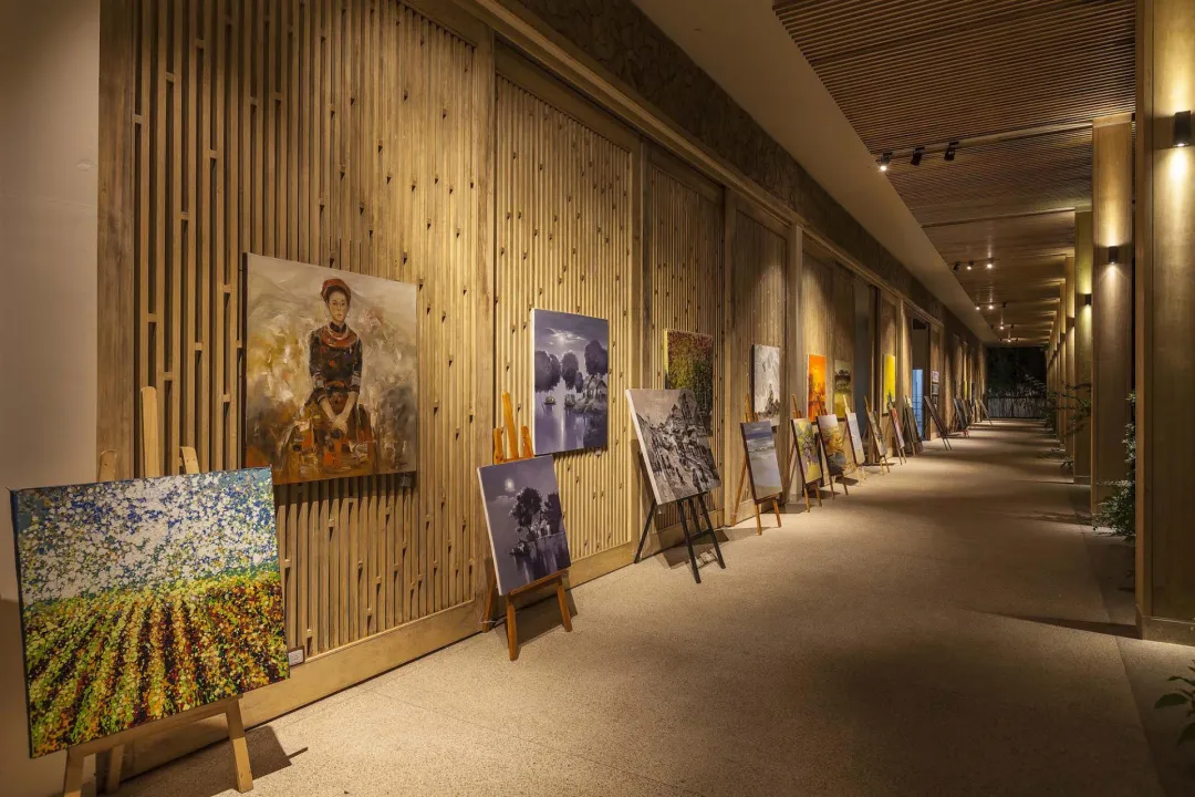 Odysseys Travel - Salinda Resort Phu Quoc Island - Art Gallery Corridor