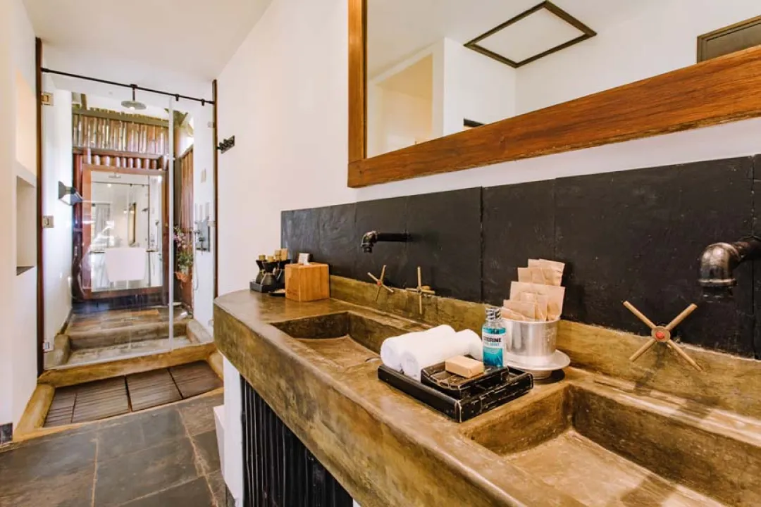 Odysseys Travel - Chen Sea Resort & Spa - Rooms - Sea View Villa - Bathroom