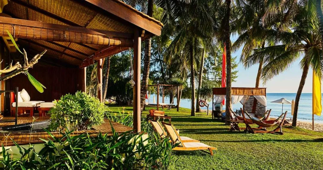 Odysseys Travel - Chen Sea Resort & Spa - Rooms - Beachfront Villa - Villa Exterior
