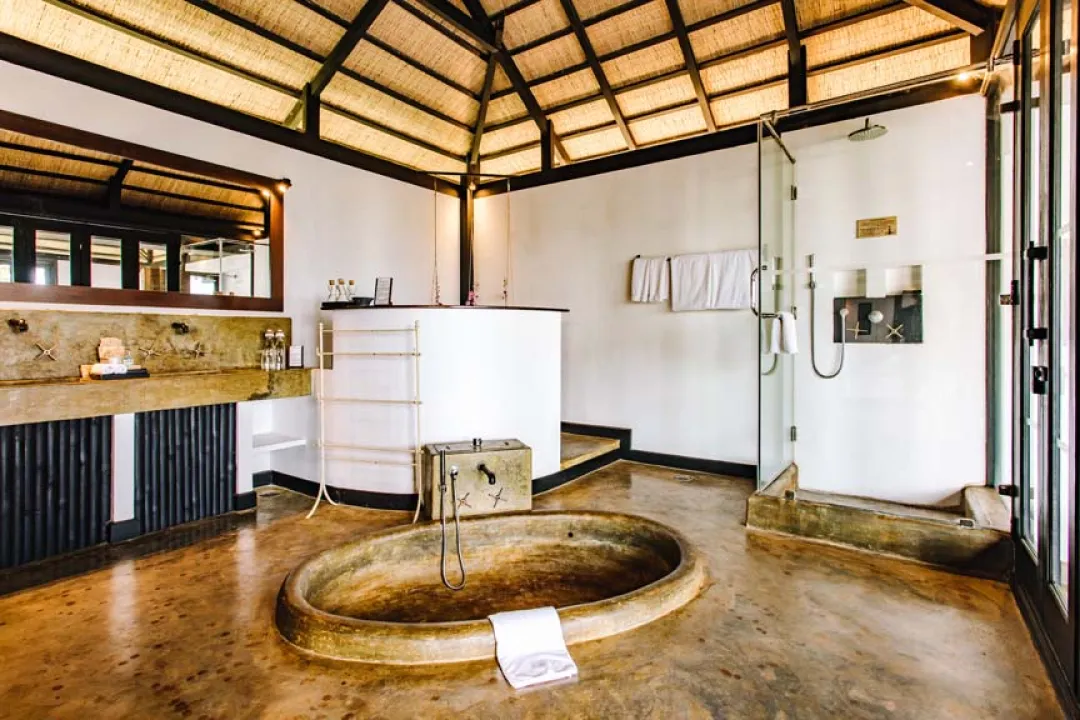 Odysseys Travel - Chen Sea Resort & Spa - Rooms - Jacuzzi Villa - Bathroom