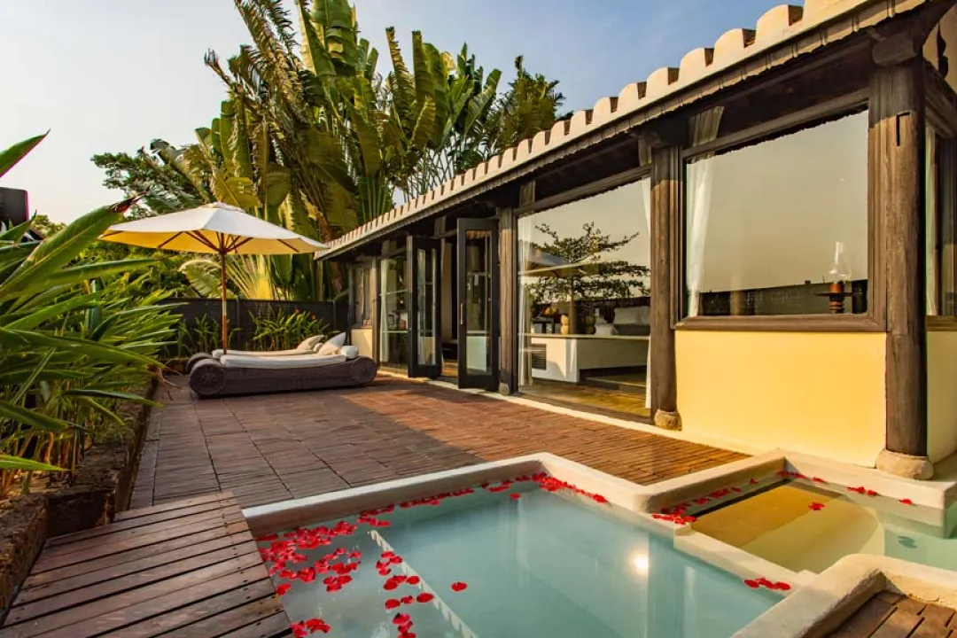 Odysseys Travel - Chen Sea Resort & Spa - Rooms - Jacuzzi Villa - Outdoor Jacuzzi
