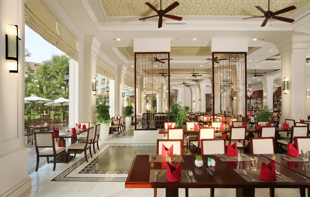 Odysseys Travel - Vinpearl Resort & Spa Phu Quoc - Seashell Restaurant - Dining Room
