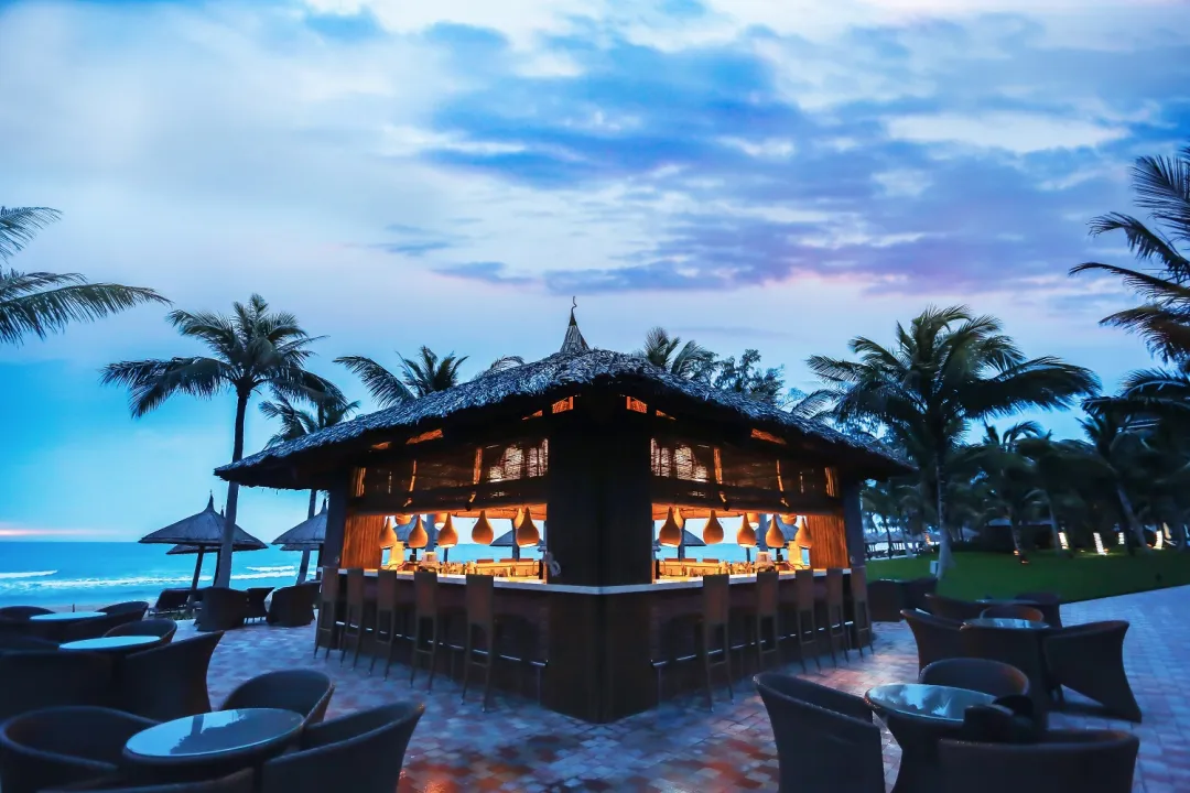Odysseys Travel - Vinpearl Resort & Spa Phu Quoc - Sim Bar - Bar