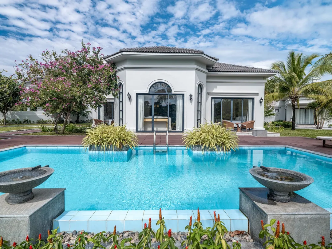 Odysseys Travel - Vinpearl Wonderworld Phu Quoc - Villa and Pool