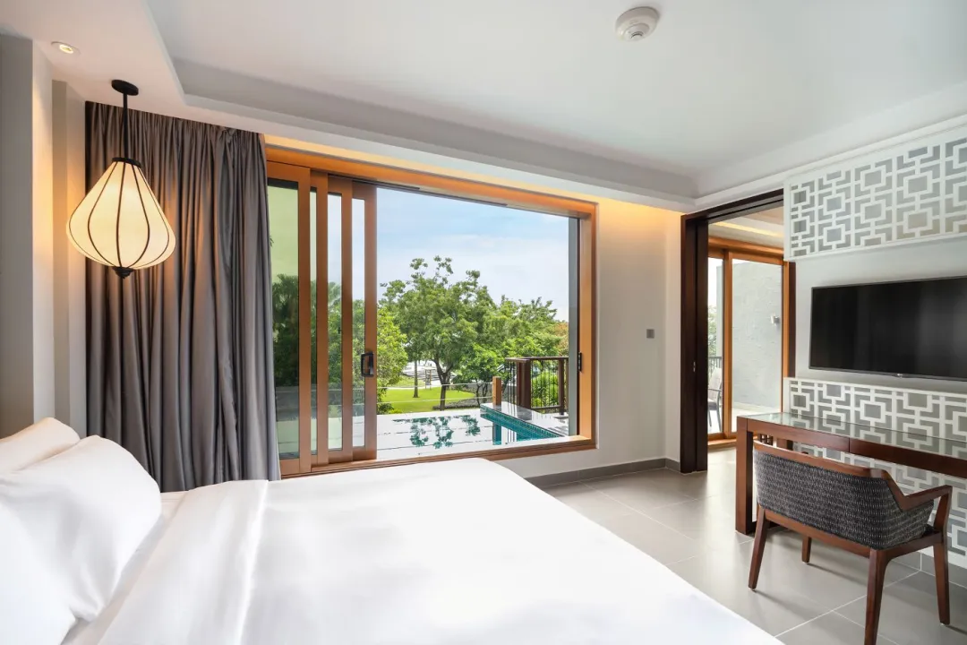 Odysseys Travel - Angsana Lang Co - Rooms - Garden Junior Pool Suite King - Bedroom