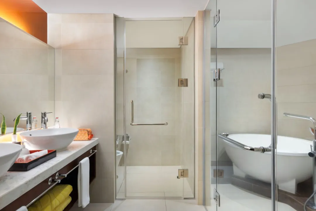 Odysseys Travel - Angsana Lang Co - Rooms - Seaview One-Bedroom Pool Suite - Bathroom