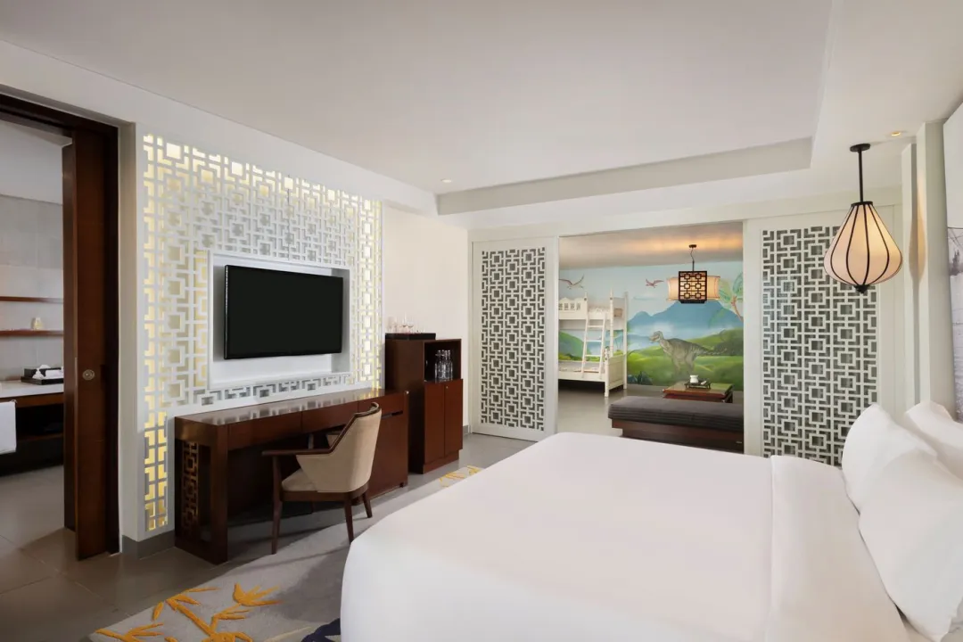 Odysseys Travel - Angsana Lang Co - Rooms - Family Suite - Parent Bedroom