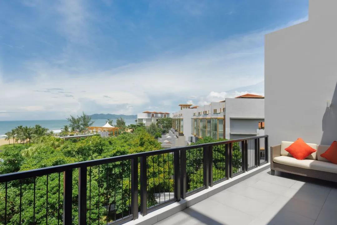 Odysseys Travel - Angsana Lang Co - Rooms - Seaview Balcony King Grand - Private Balcony