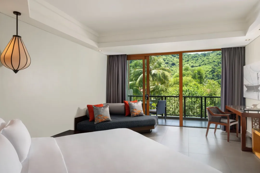 Odysseys Travel - Angsana Lang Co - Rooms - Garden Balcony King Grand - King Bedroom