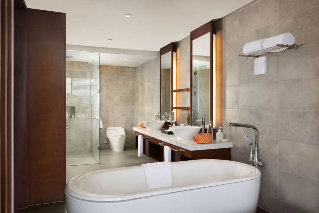 Odysseys Travel - Angsana Lang Co - Rooms - Garden Balcony King Grand - Bathroom